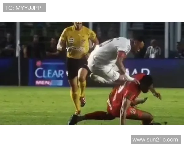 足球明星被犯规搞笑瞬间大合集让你捧腹大笑的精彩时刻