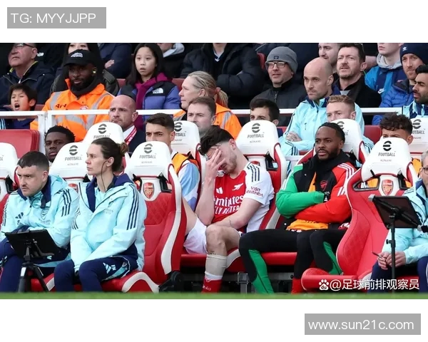 足球明星遭球迷围堵引发热议球迷热情与明星压力的碰撞