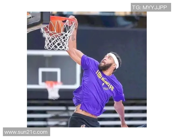 篮球明星挥洒汗水展现激情与梦想的篮球之路